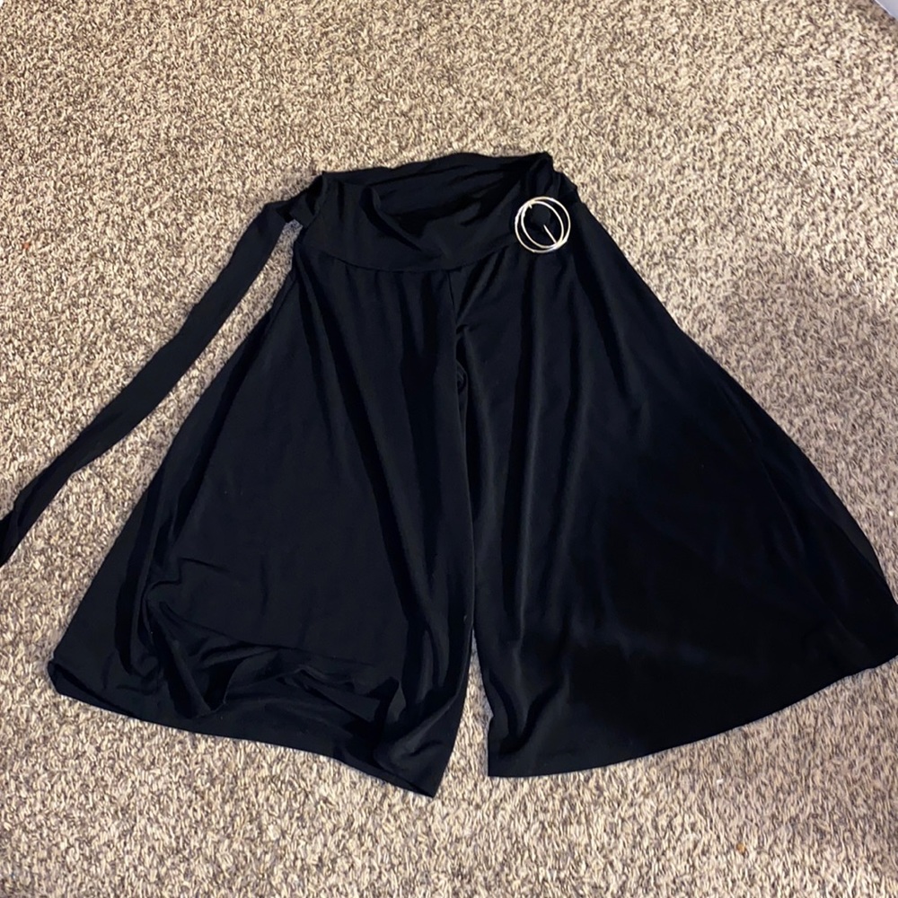 Amy Byer Gauchos Shorts w/ Tie